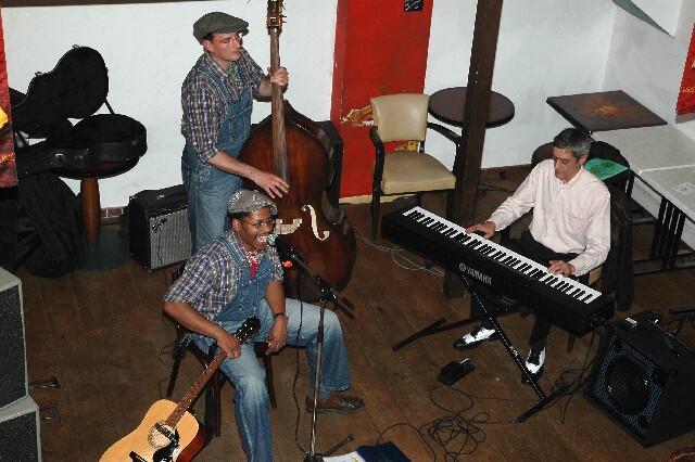 min 2006 06 06 latino 108